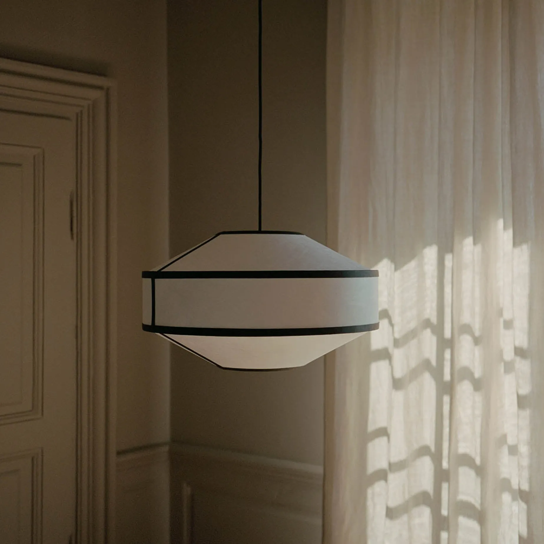 Kite pendant ⌀55 | white tyvek