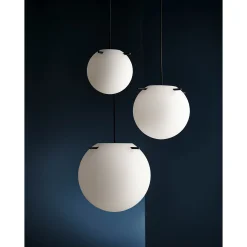 Koi pendant ⌀19-32 | opal white and black