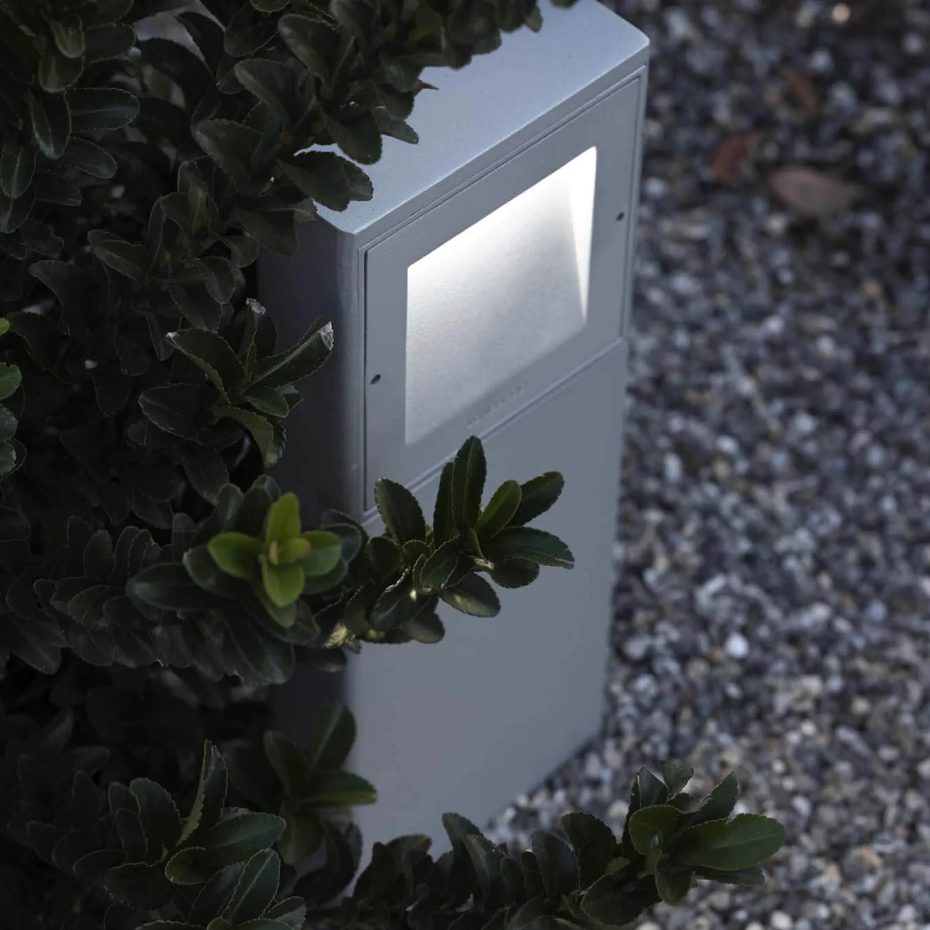 Koi Post 40 | grey anthracite
