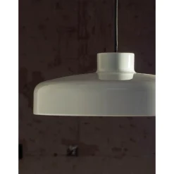 Lacquer pendant medium | black