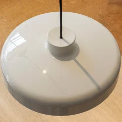 Lacquer pendant medium | black