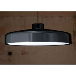 Lacquer pendant medium | black