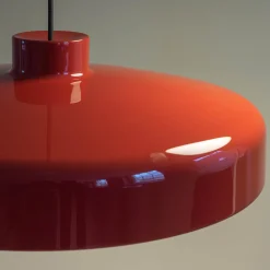 Lacquer pendant medium | black