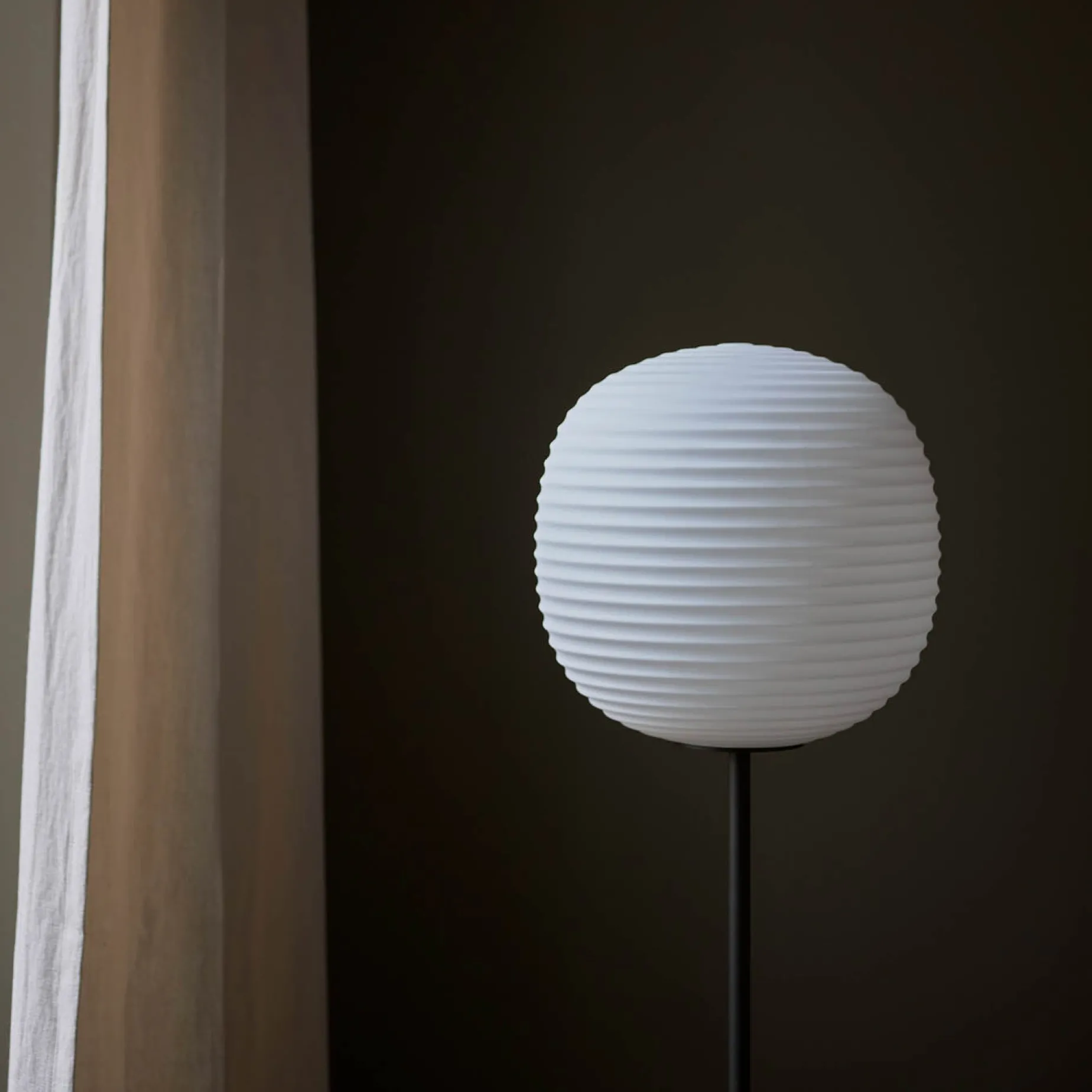 Lantern floor | white