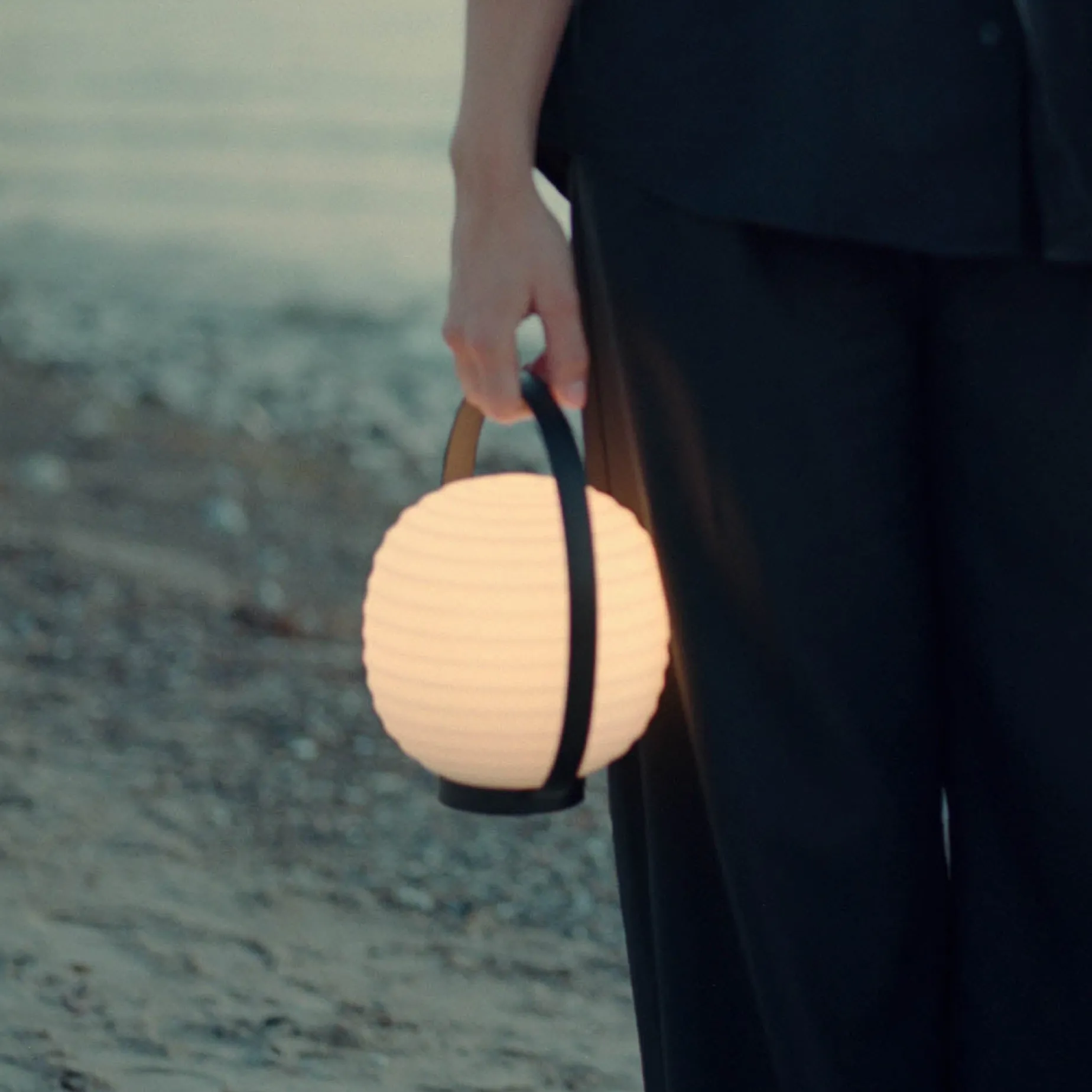Lantern portable | black and opal white