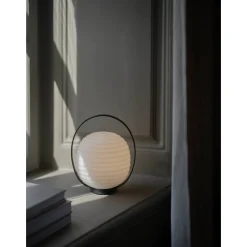 Lantern portable | black and opal white