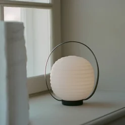 Lantern portable | black and opal white