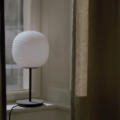 Lantern table | white