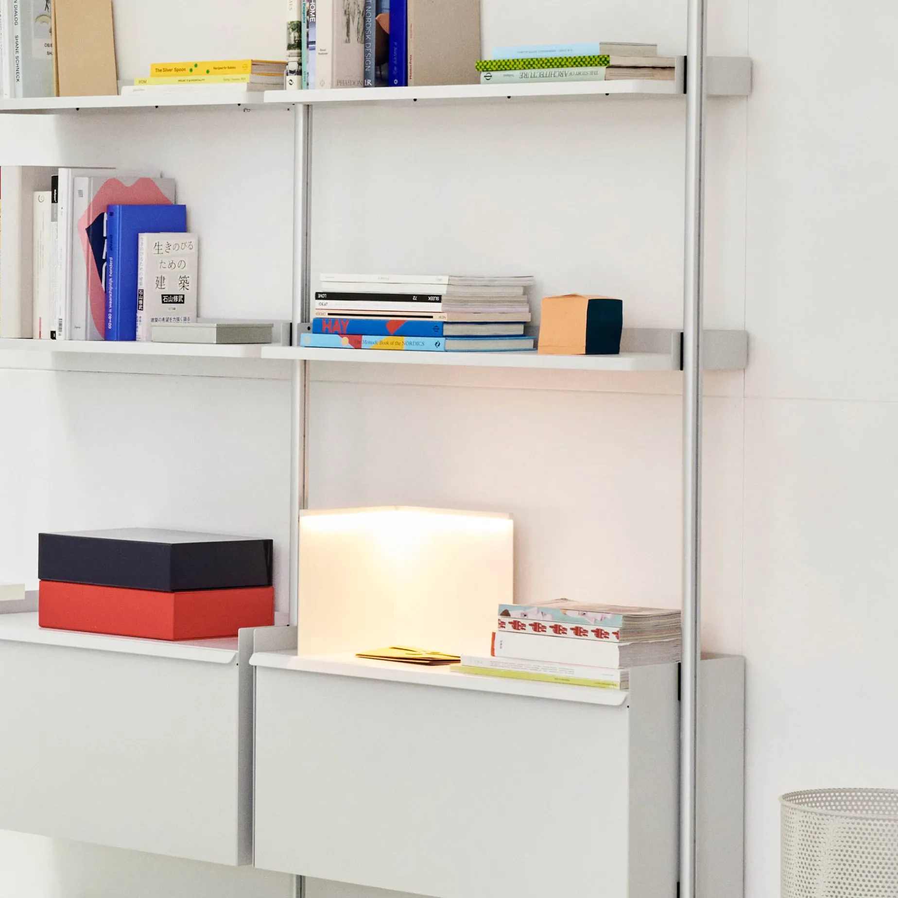 LBM corner table lamp | cream white