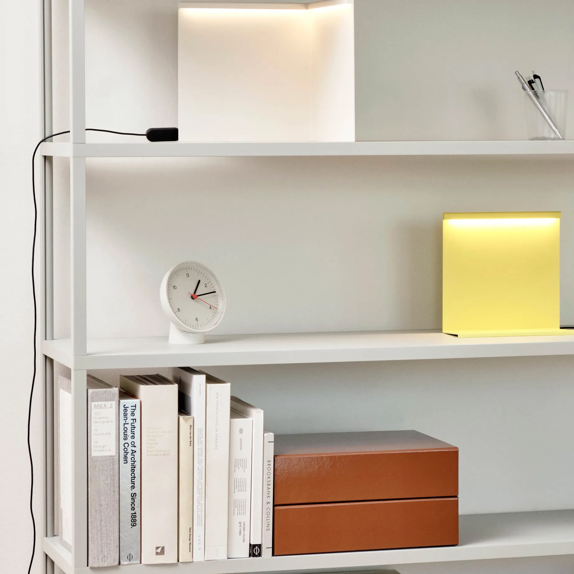 LBM corner table lamp | cream white