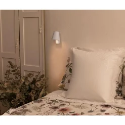 Le petit | white