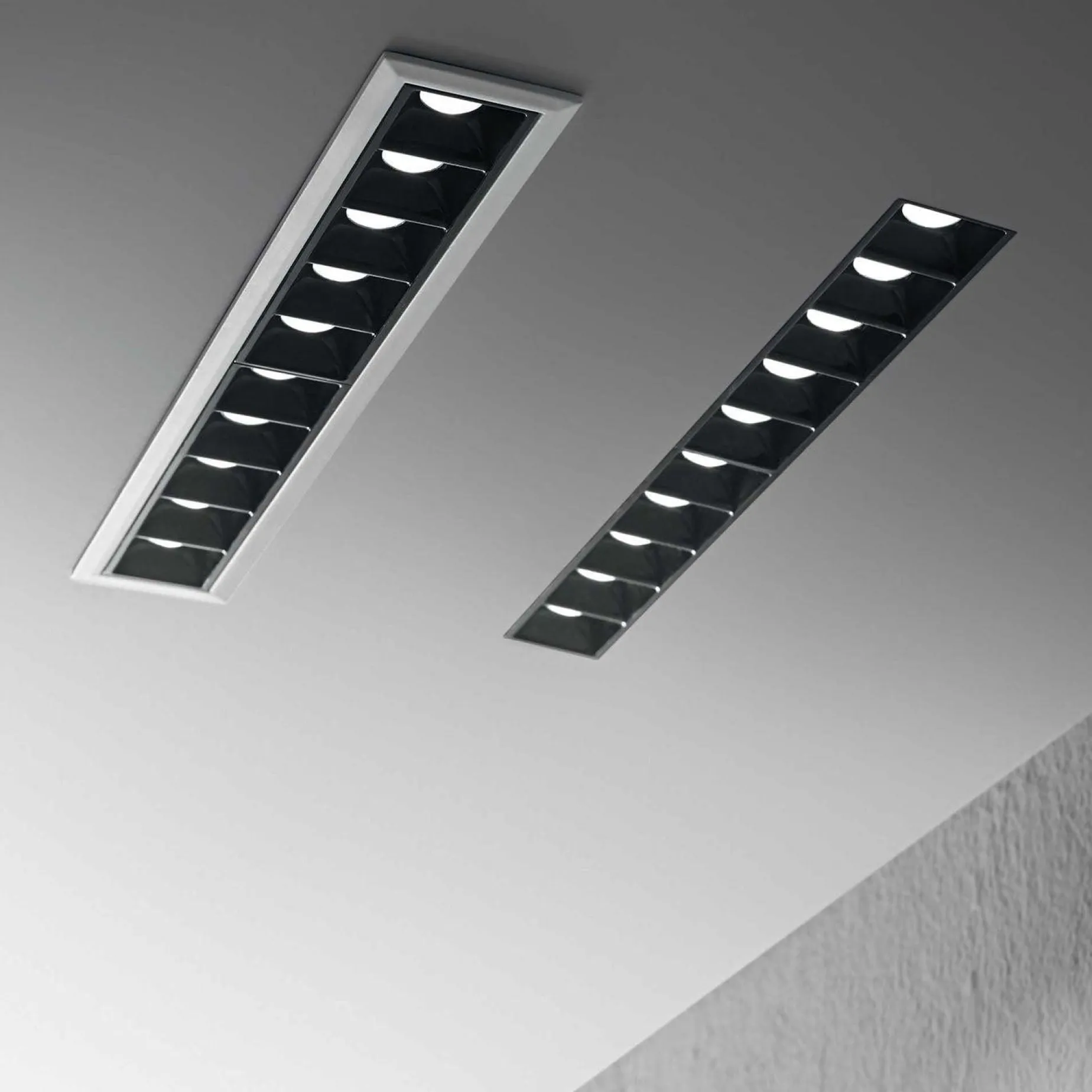 Lika 10 trimless | black