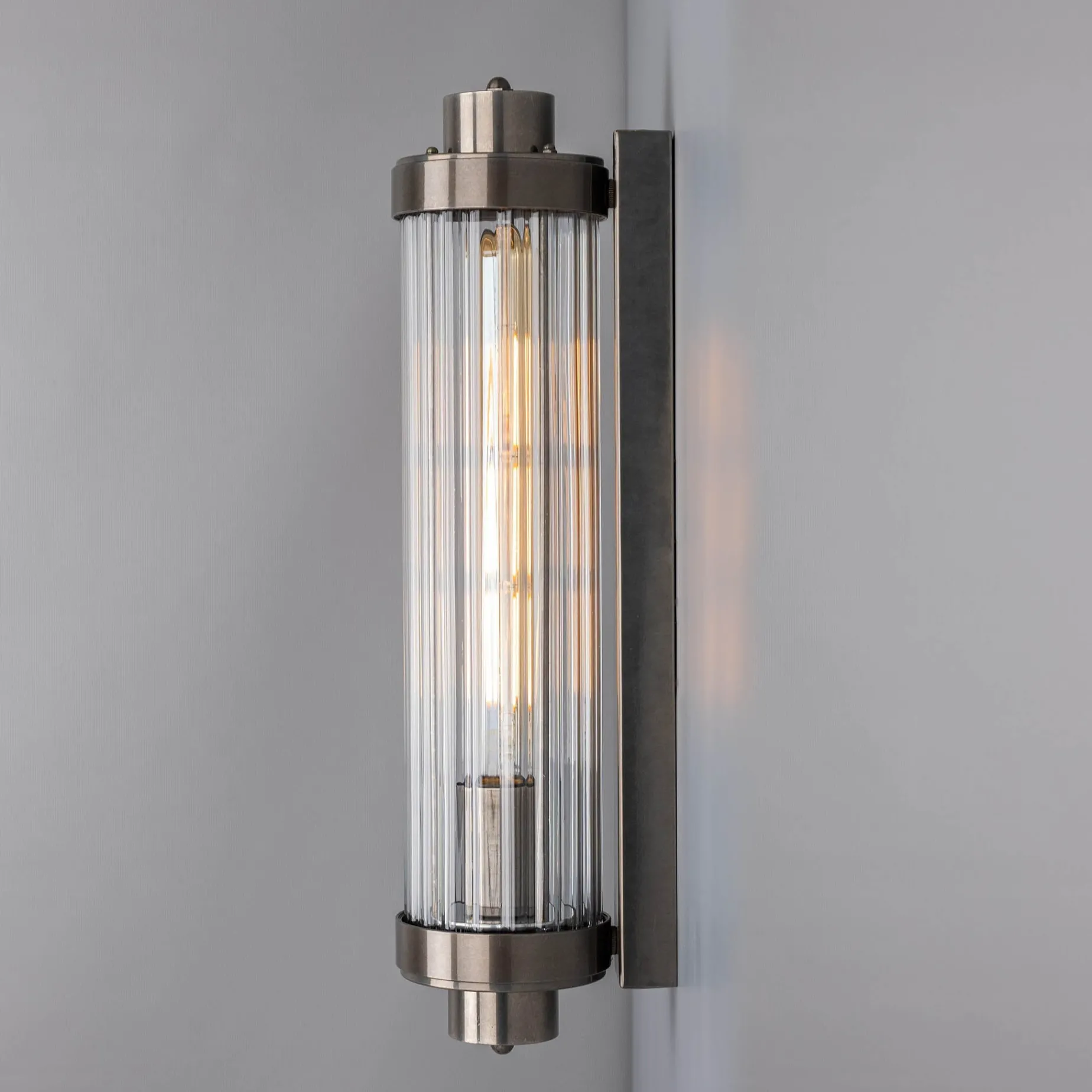 Louise wall IP44 | antique brass
