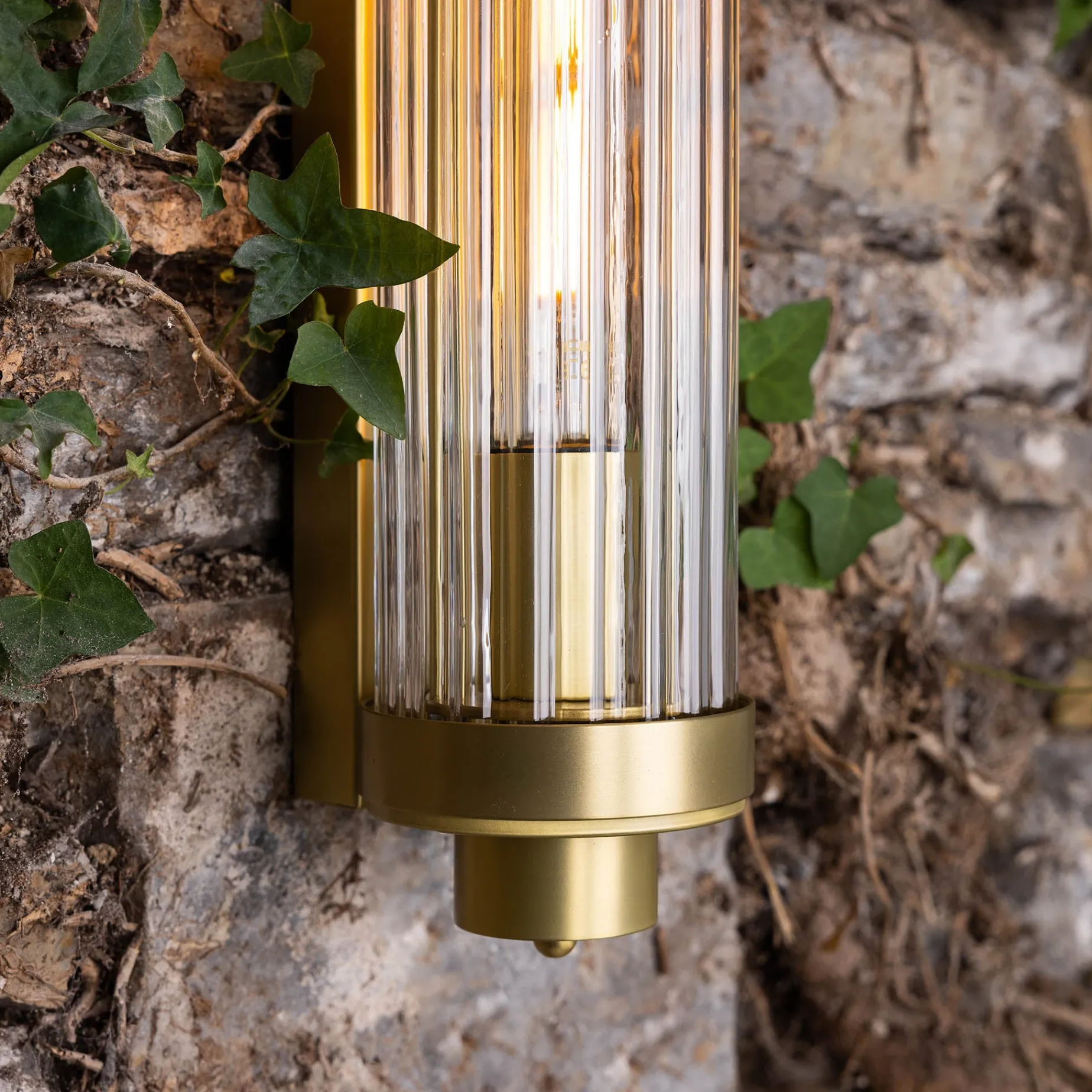 Louise wall IP44 | antique brass