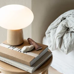 Olivia table | natural wood