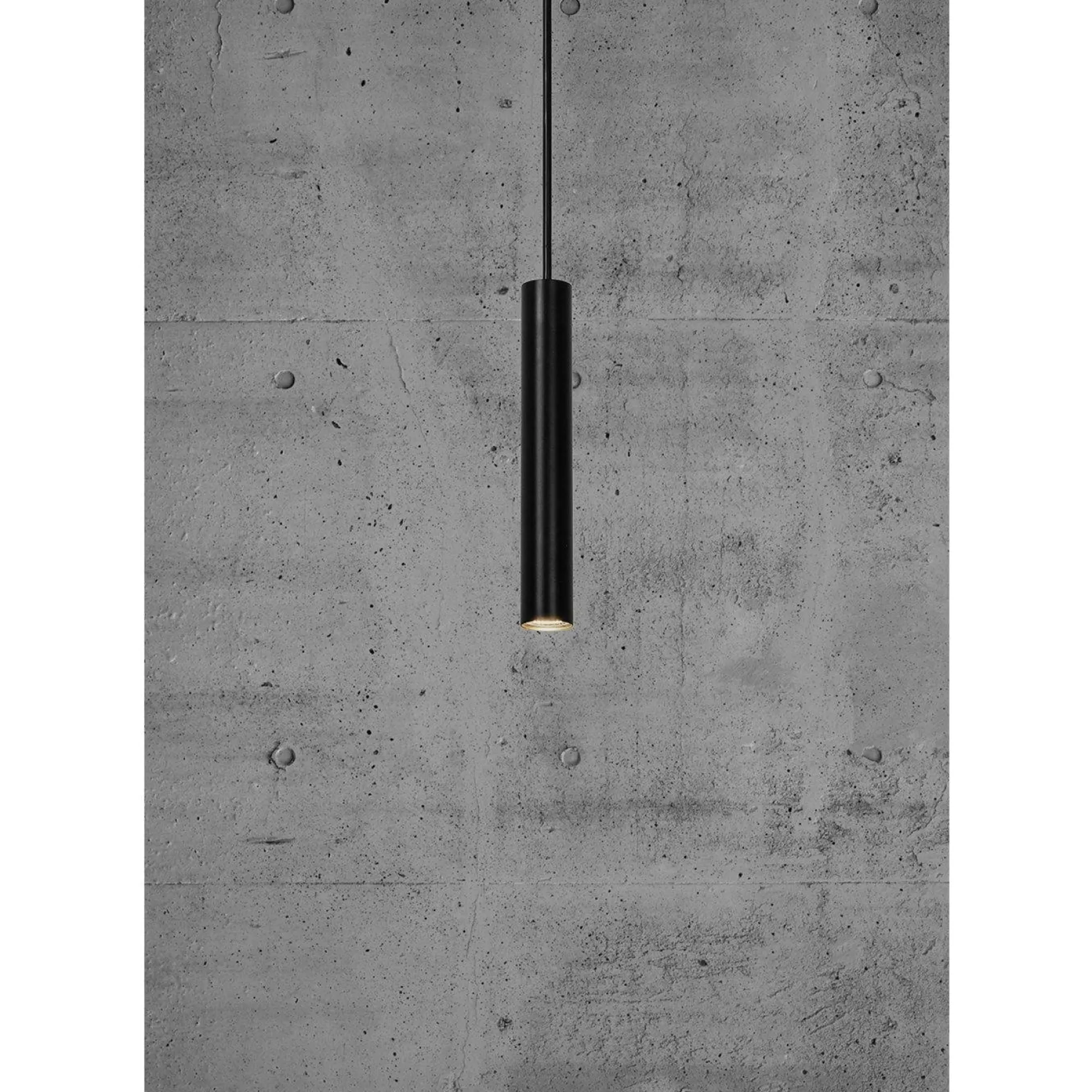Omari | black