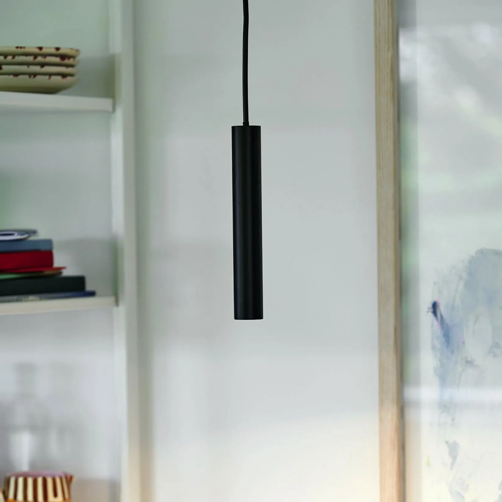 Omari | black