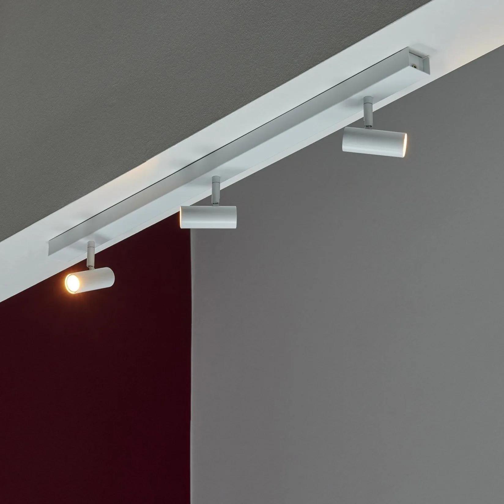 Omari 3 rail | black
