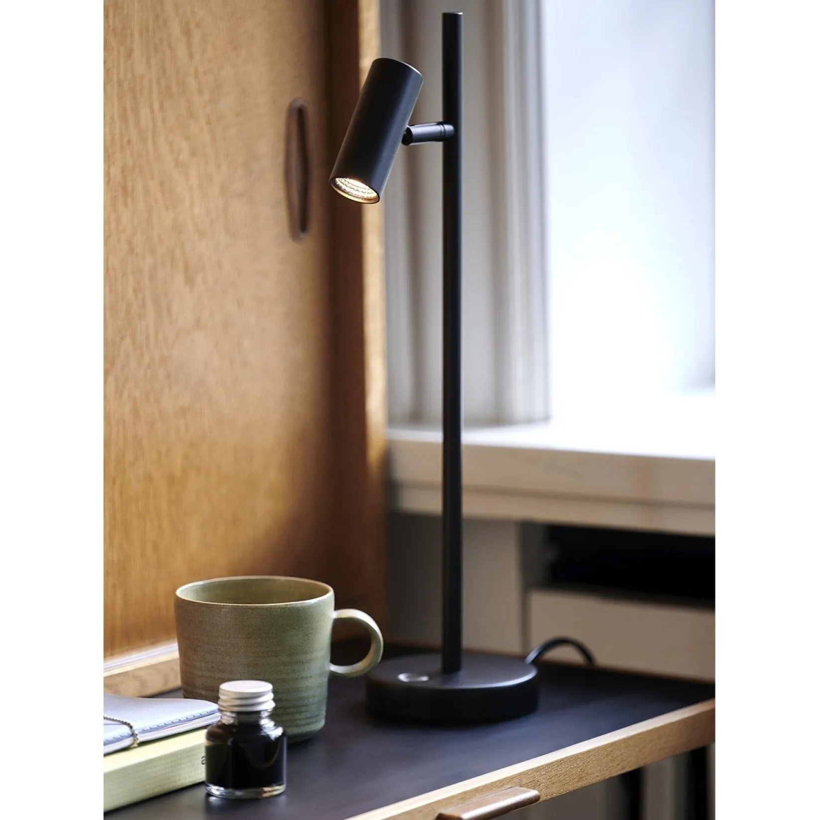 Omari table | black