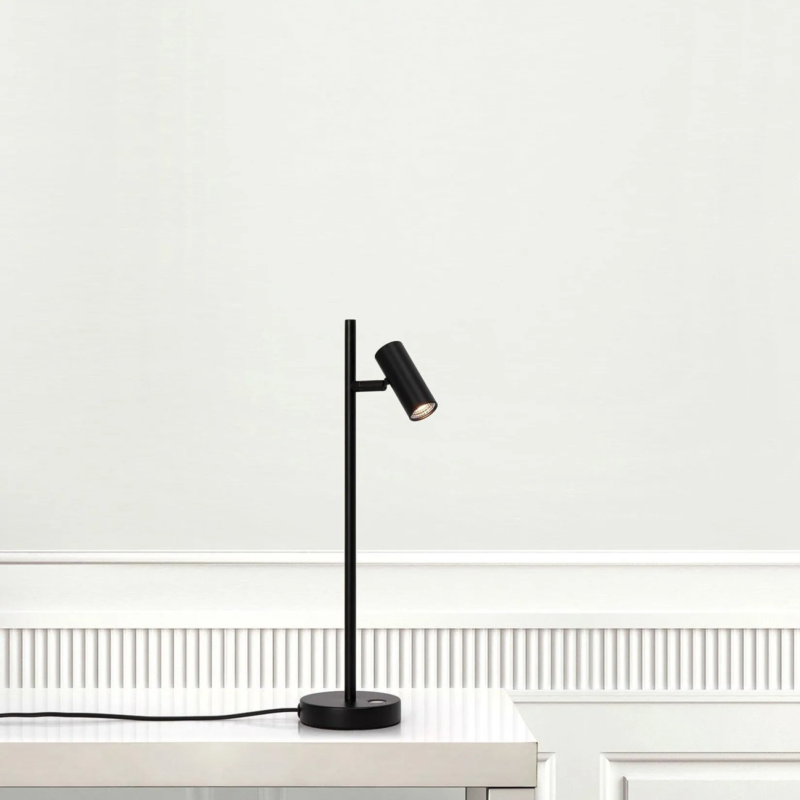 Omari table | black