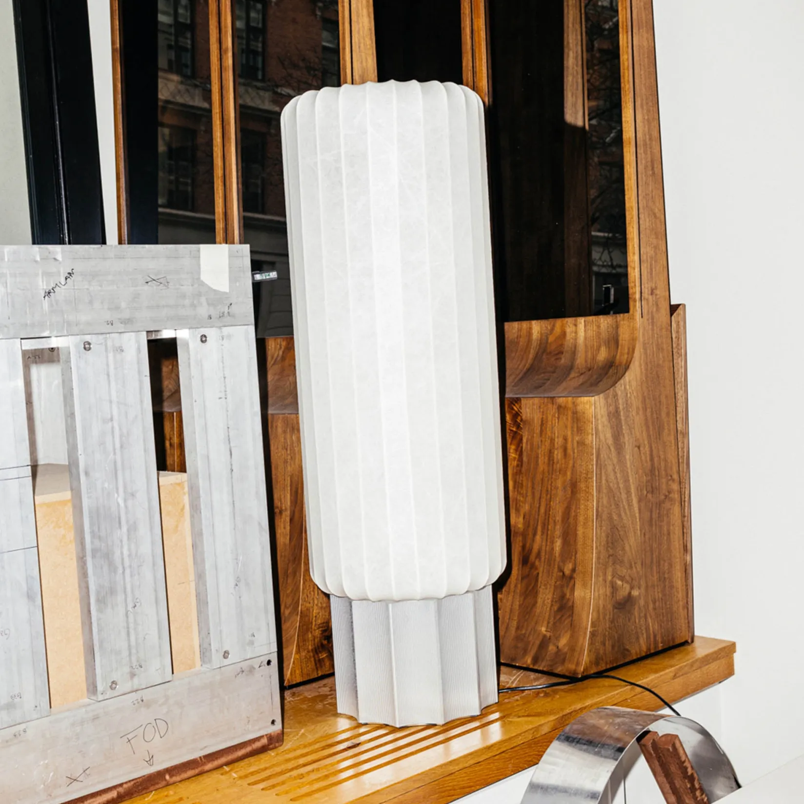 One meter | cocoon and aluminium