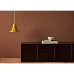 Pantop 23 | warm yellow