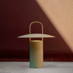 Ray portable table lamp | black