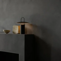 Ray portable table lamp | black