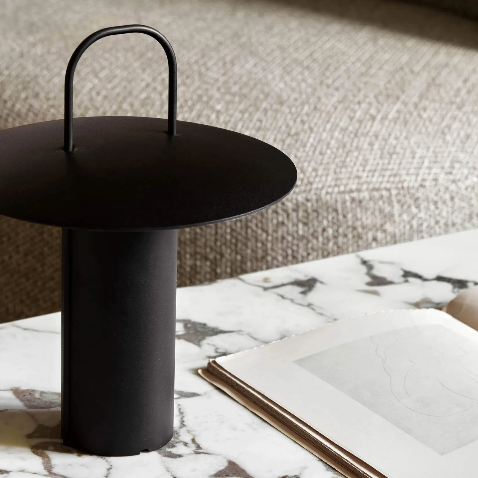 Ray portable table lamp | matte dusty green