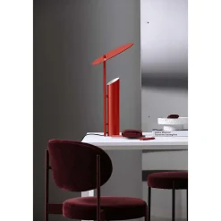 Reflect | red