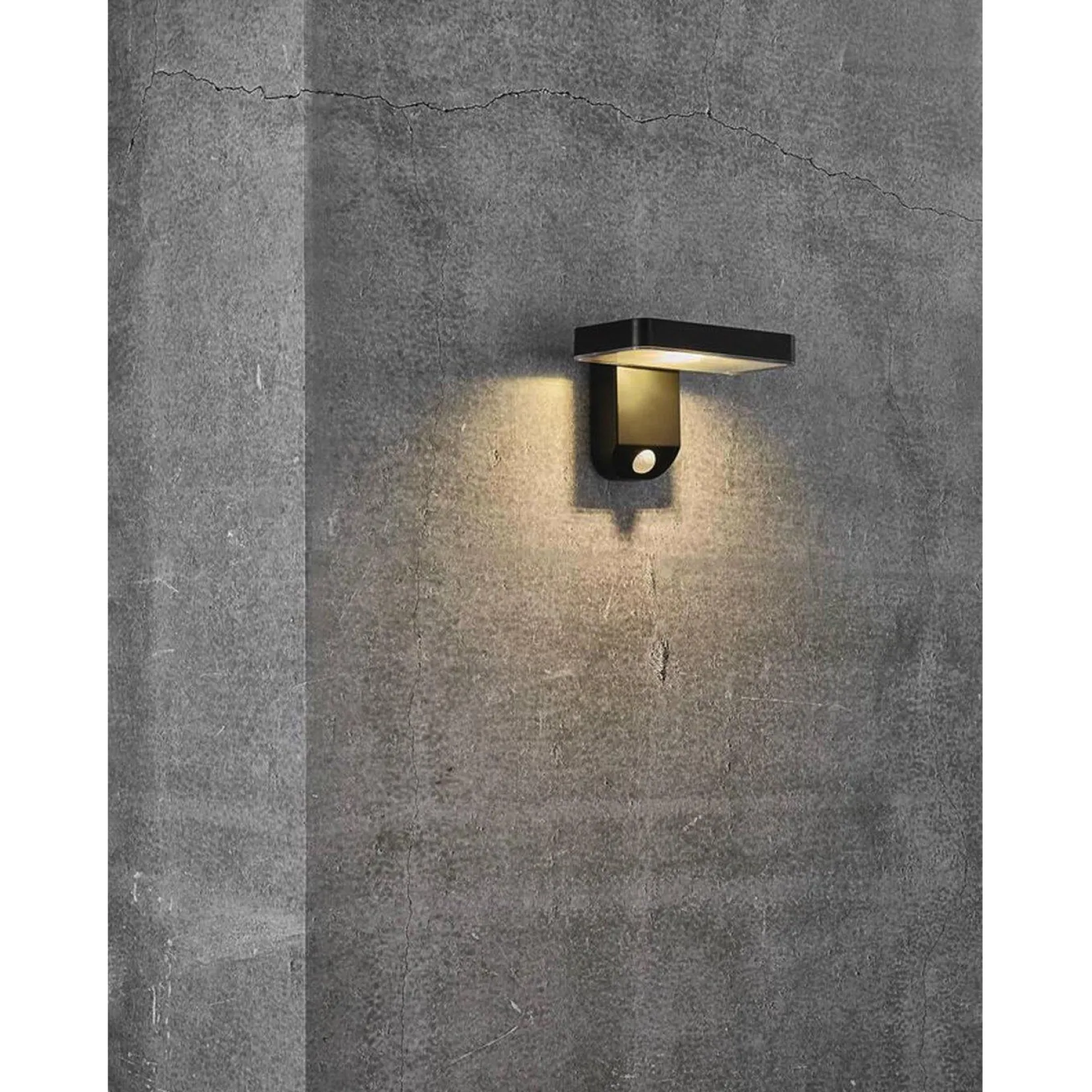 Rica wall solar | round