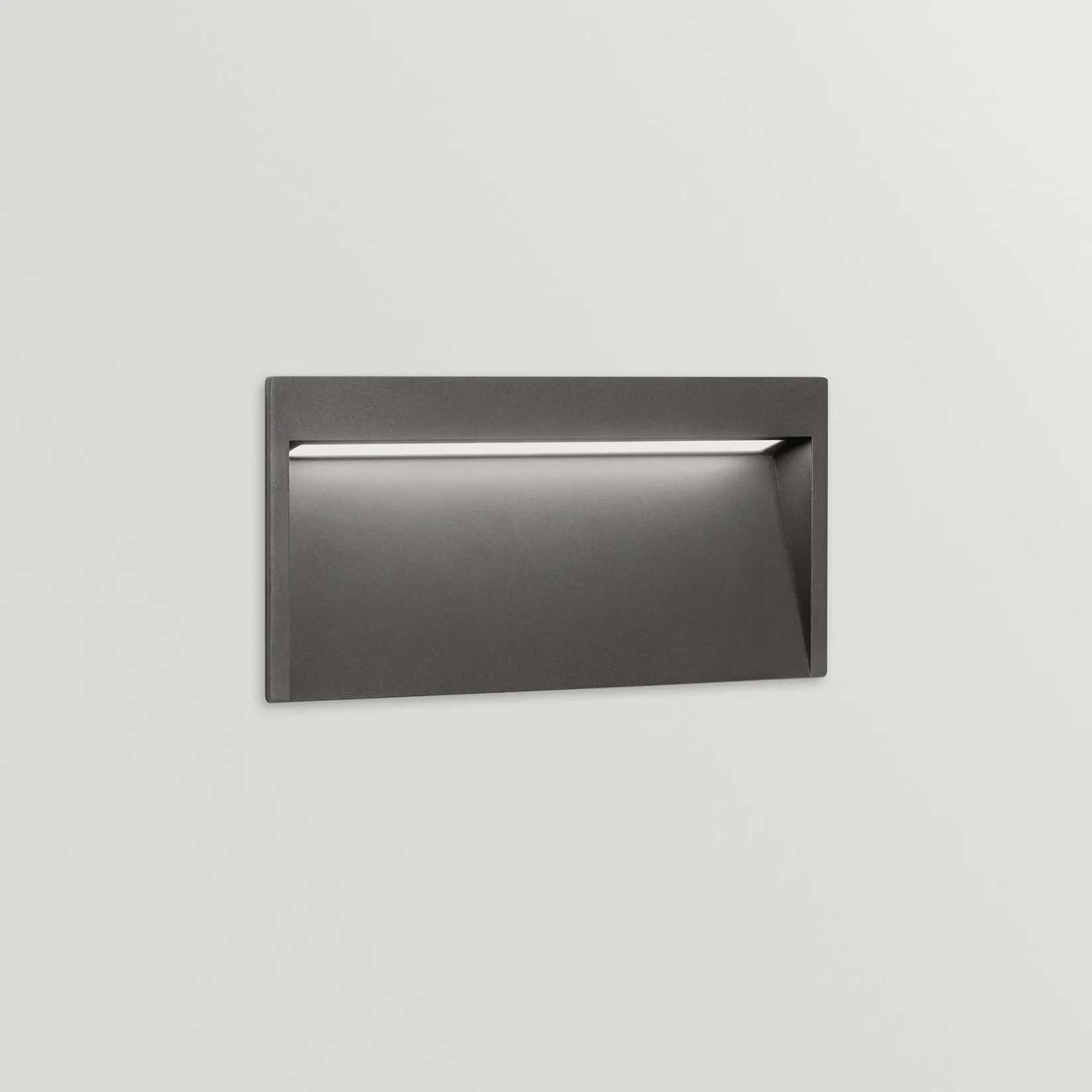 Slim outdoor wall IP65 | textured white