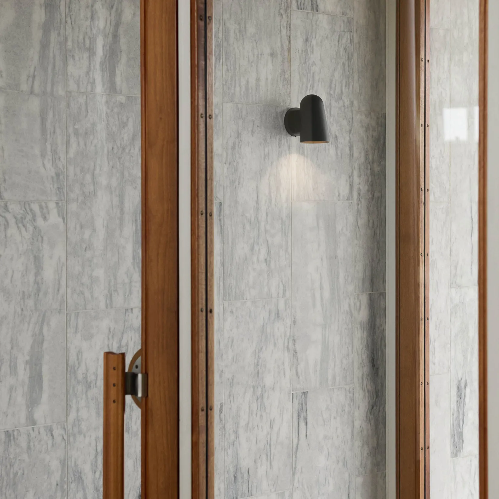 Solid wall SC104 | black