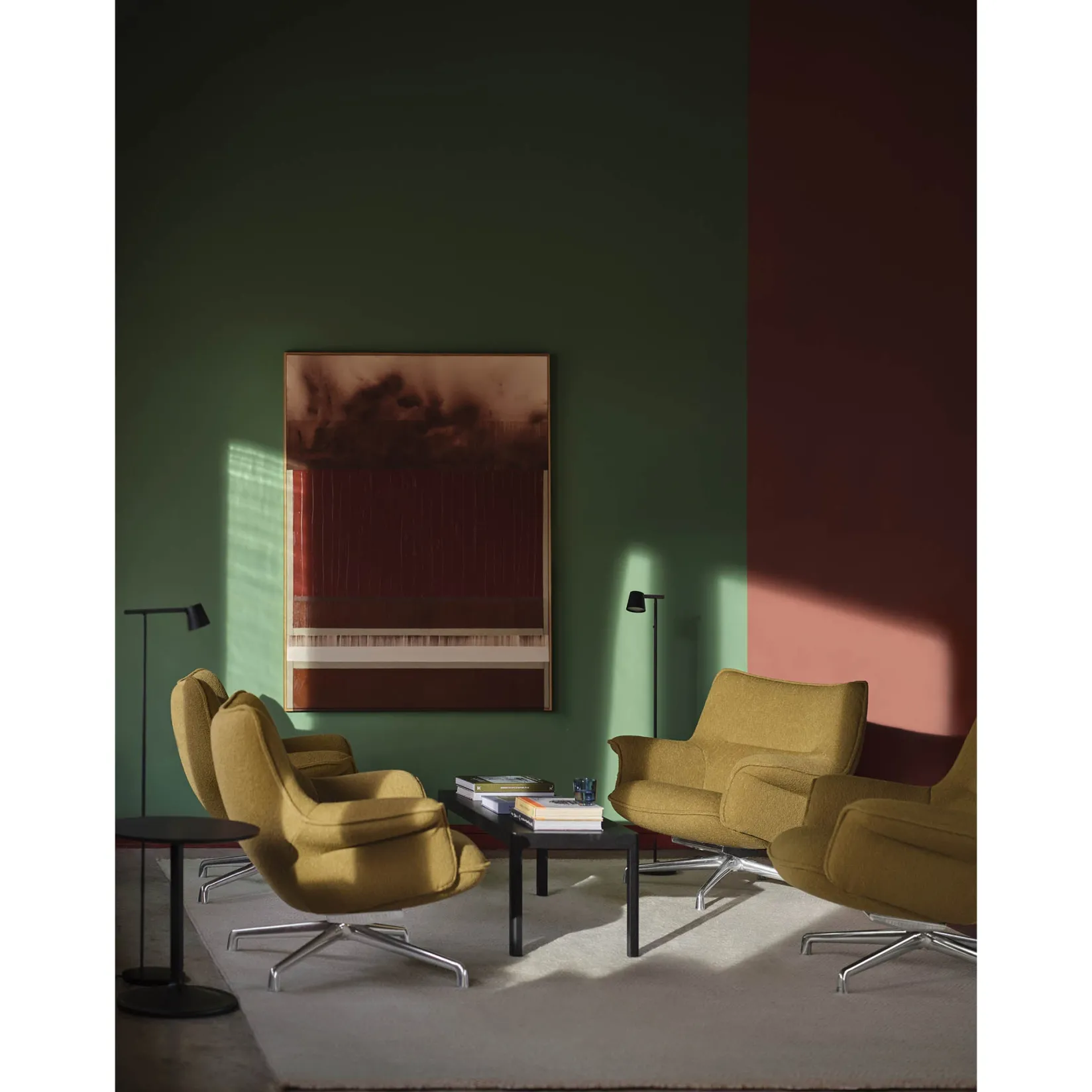 Tip floor lamp | black