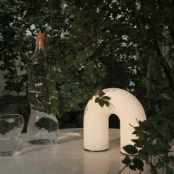Vuelta portable lamp | white